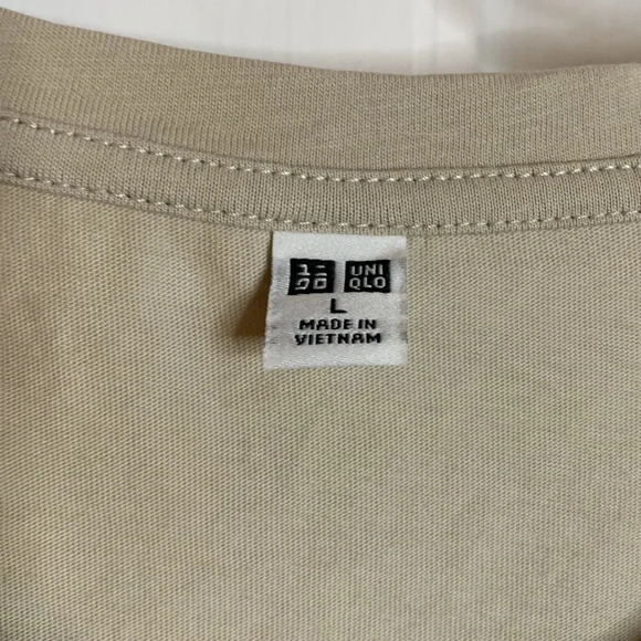 NWOT womens UNIQLO light beige cotton tshirt size large - Picture 3 of 7